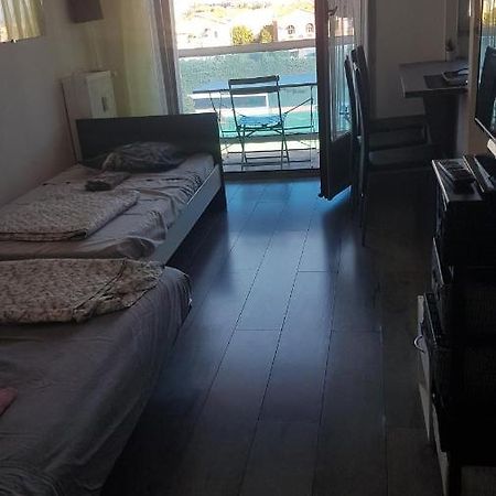Apartamento Studio 3 Personnes Jolie Vue Proche Gare 11 Ave Paul Arene Niza Exterior foto